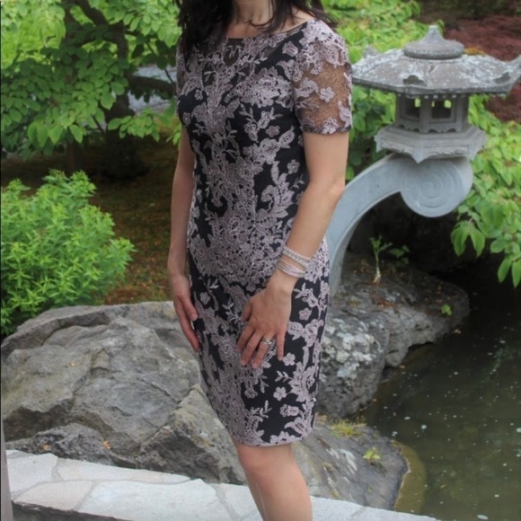 Stunning formal lace dress. Navy and blush pink. - Picture 3 of 16